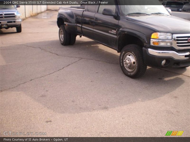 Onyx Black / Pewter 2004 GMC Sierra 3500 SLT Extended Cab 4x4 Dually