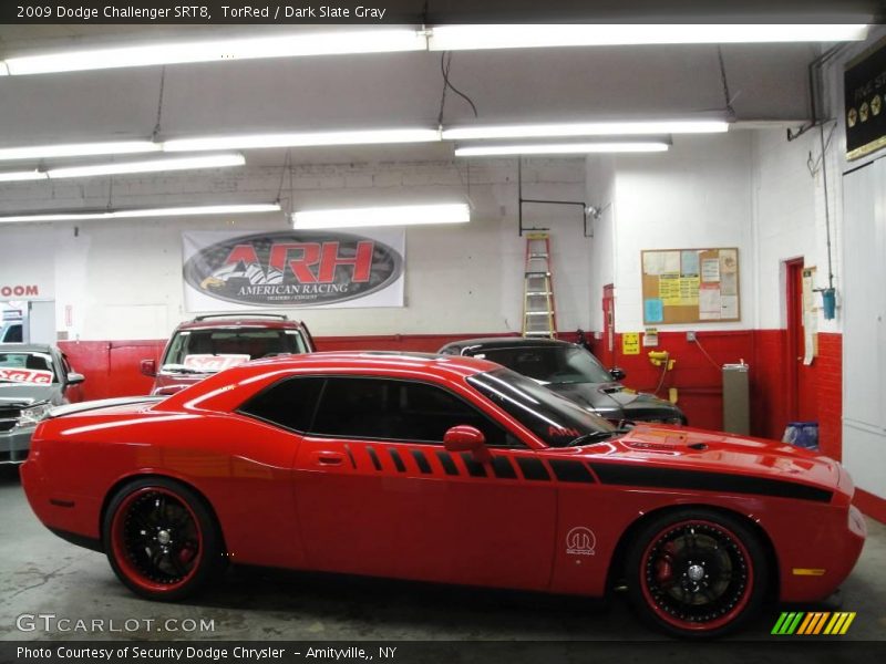 TorRed / Dark Slate Gray 2009 Dodge Challenger SRT8