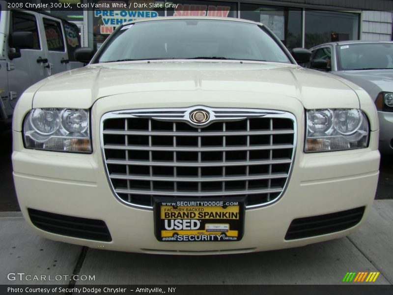 Cool Vanilla White / Dark Slate Gray 2008 Chrysler 300 LX