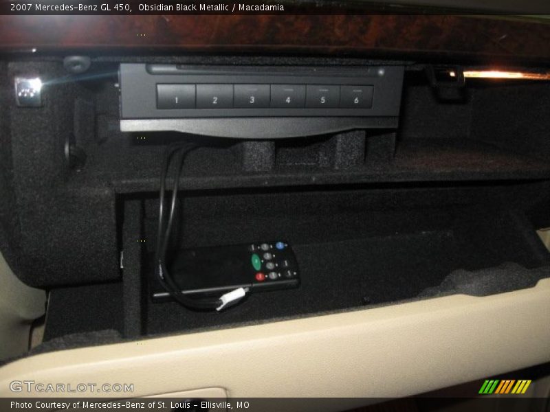 Obsidian Black Metallic / Macadamia 2007 Mercedes-Benz GL 450
