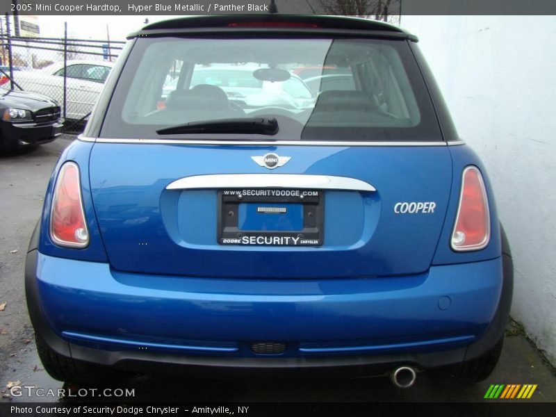 Hyper Blue Metallic / Panther Black 2005 Mini Cooper Hardtop