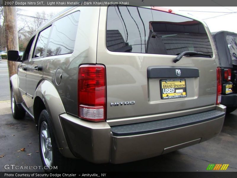 Light Khaki Metallic / Dark Khaki/Medium Khaki 2007 Dodge Nitro SXT
