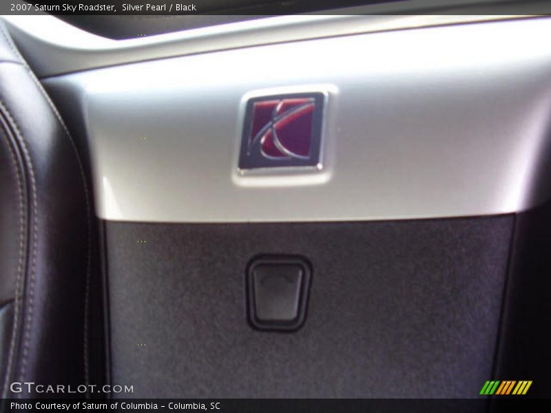 Silver Pearl / Black 2007 Saturn Sky Roadster