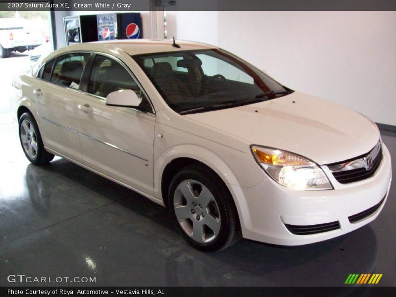 Cream White / Gray 2007 Saturn Aura XE