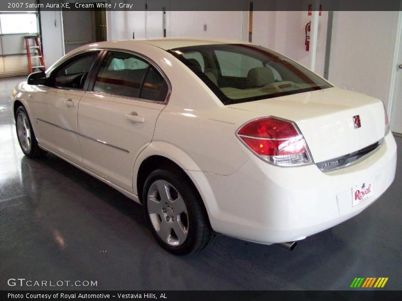 Cream White / Gray 2007 Saturn Aura XE