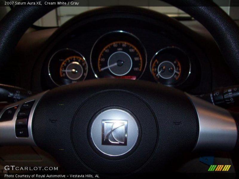 Cream White / Gray 2007 Saturn Aura XE