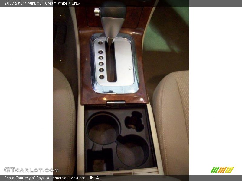 Cream White / Gray 2007 Saturn Aura XE
