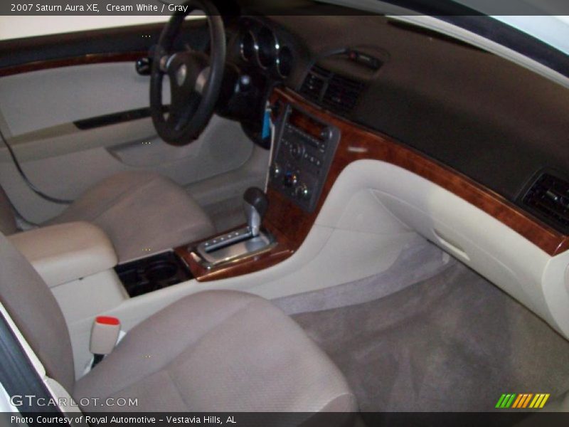 Cream White / Gray 2007 Saturn Aura XE