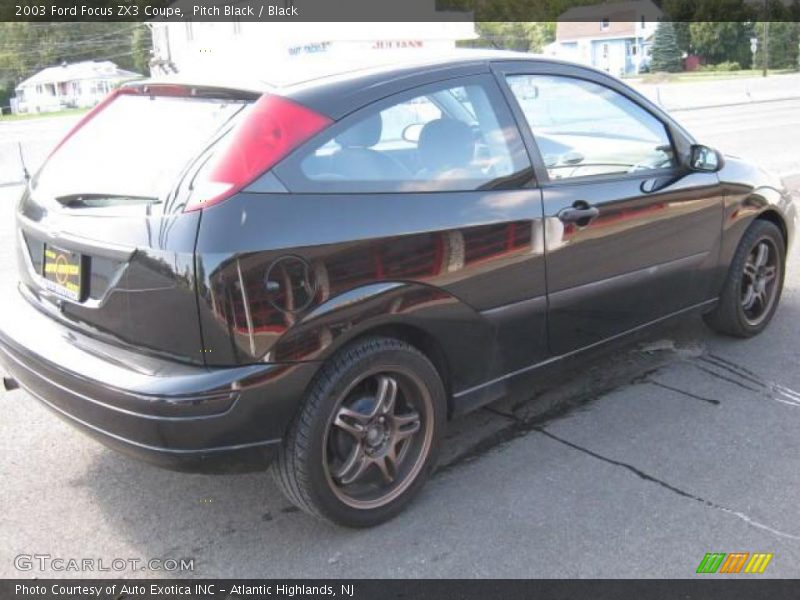 Pitch Black / Black 2003 Ford Focus ZX3 Coupe