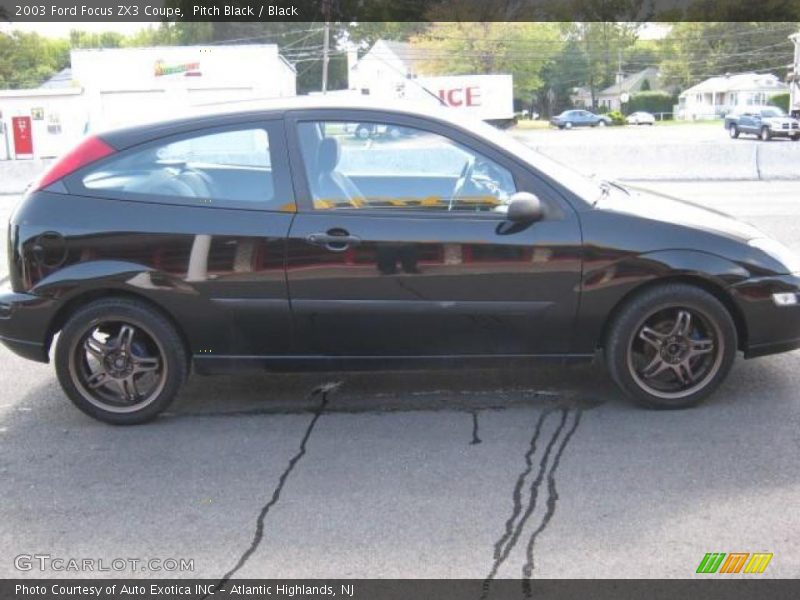 Pitch Black / Black 2003 Ford Focus ZX3 Coupe