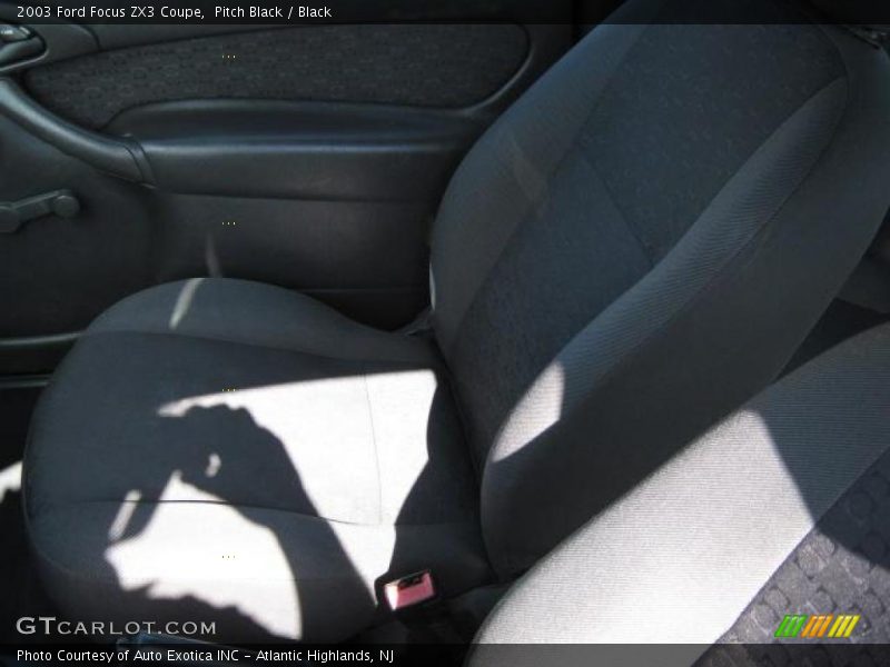 Pitch Black / Black 2003 Ford Focus ZX3 Coupe