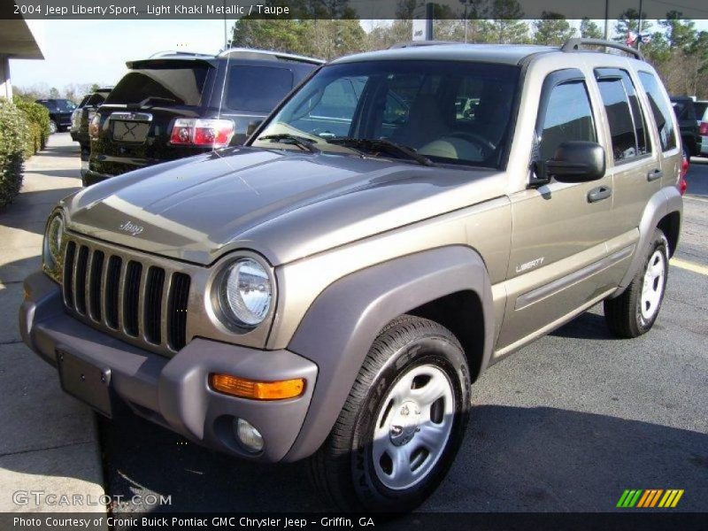 Light Khaki Metallic / Taupe 2004 Jeep Liberty Sport