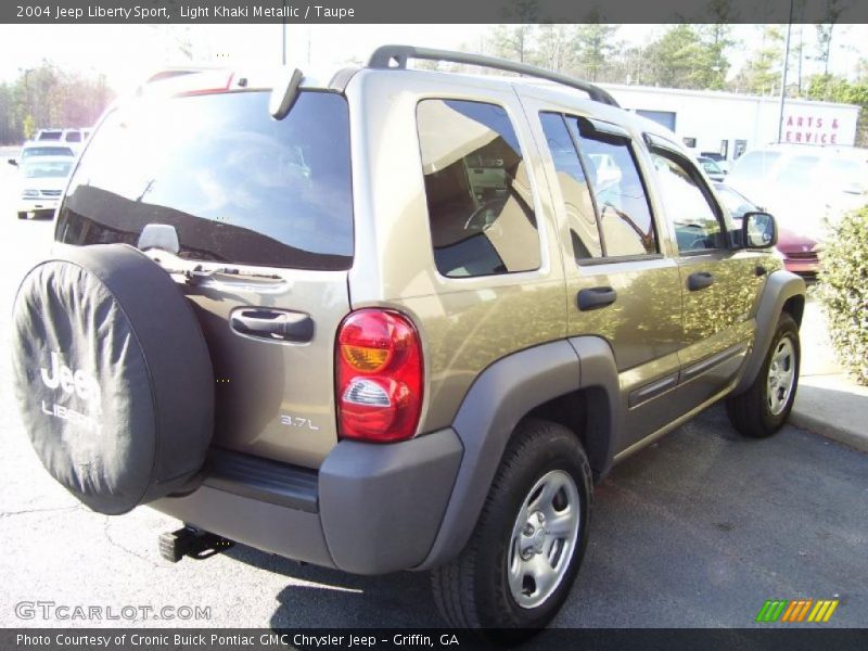 Light Khaki Metallic / Taupe 2004 Jeep Liberty Sport