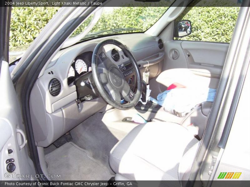 Light Khaki Metallic / Taupe 2004 Jeep Liberty Sport