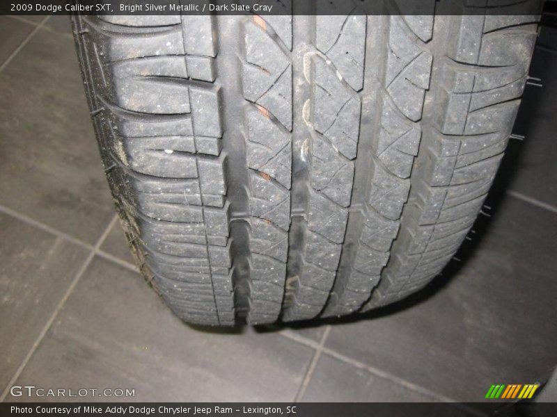 Bright Silver Metallic / Dark Slate Gray 2009 Dodge Caliber SXT