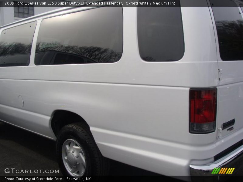 Oxford White / Medium Flint 2009 Ford E Series Van E350 Super Duty XLT Extended Passenger