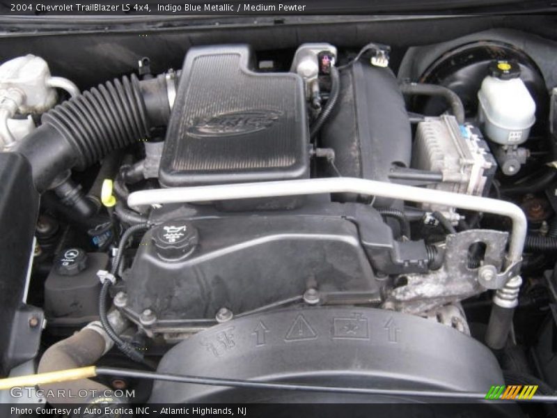 Indigo Blue Metallic / Medium Pewter 2004 Chevrolet TrailBlazer LS 4x4