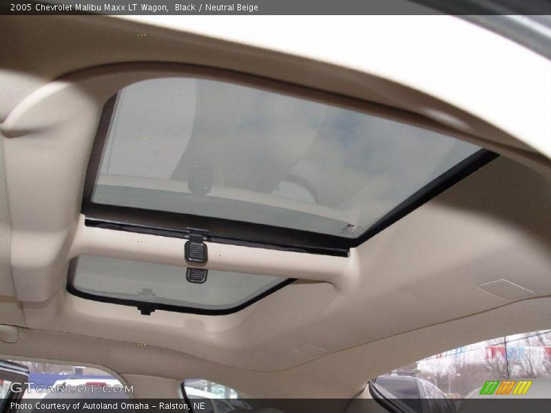 Black / Neutral Beige 2005 Chevrolet Malibu Maxx LT Wagon