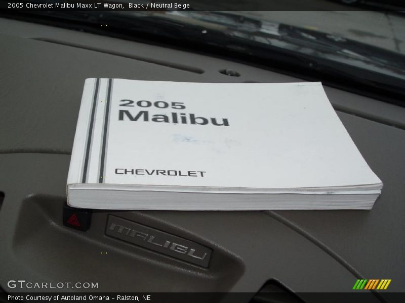Black / Neutral Beige 2005 Chevrolet Malibu Maxx LT Wagon