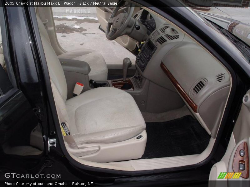 Black / Neutral Beige 2005 Chevrolet Malibu Maxx LT Wagon