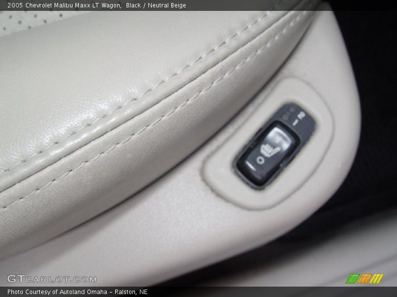 Black / Neutral Beige 2005 Chevrolet Malibu Maxx LT Wagon