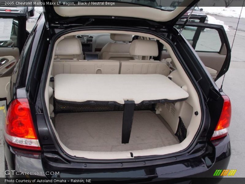 Black / Neutral Beige 2005 Chevrolet Malibu Maxx LT Wagon