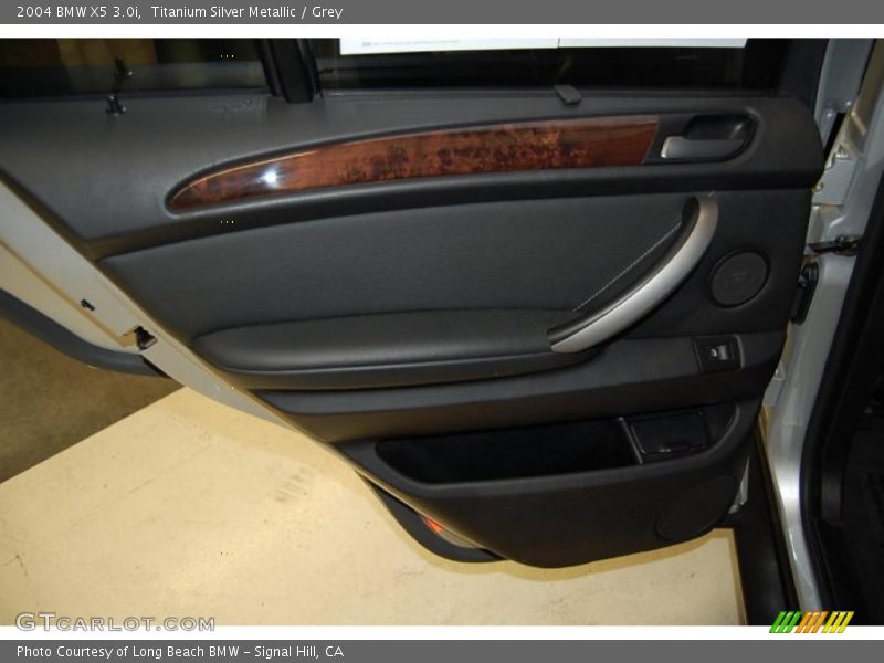 Titanium Silver Metallic / Grey 2004 BMW X5 3.0i