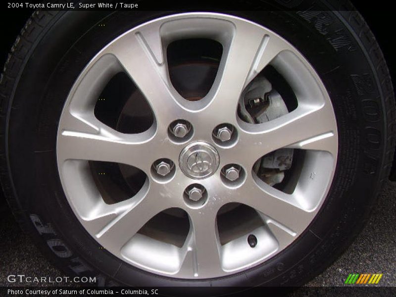 Super White / Taupe 2004 Toyota Camry LE
