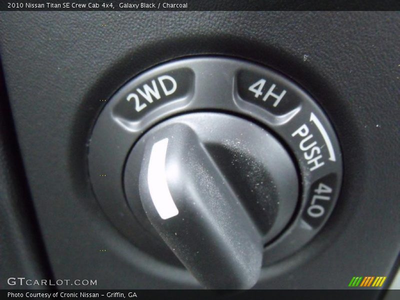 Galaxy Black / Charcoal 2010 Nissan Titan SE Crew Cab 4x4