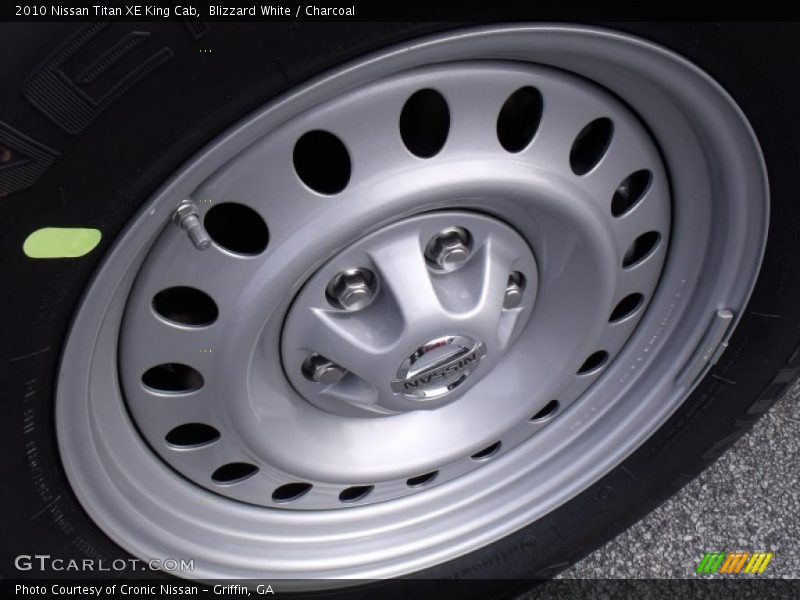 Blizzard White / Charcoal 2010 Nissan Titan XE King Cab