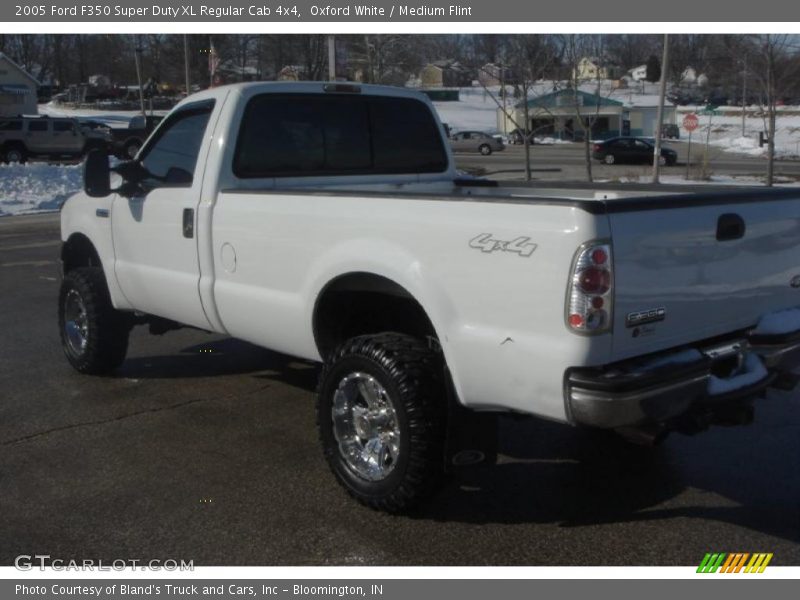 Oxford White / Medium Flint 2005 Ford F350 Super Duty XL Regular Cab 4x4