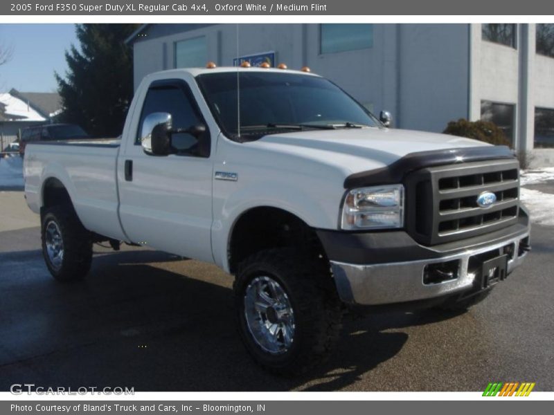 Oxford White / Medium Flint 2005 Ford F350 Super Duty XL Regular Cab 4x4