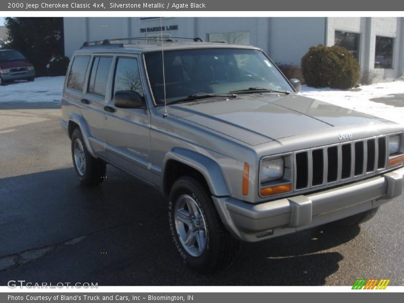Silverstone Metallic / Agate Black 2000 Jeep Cherokee Classic 4x4