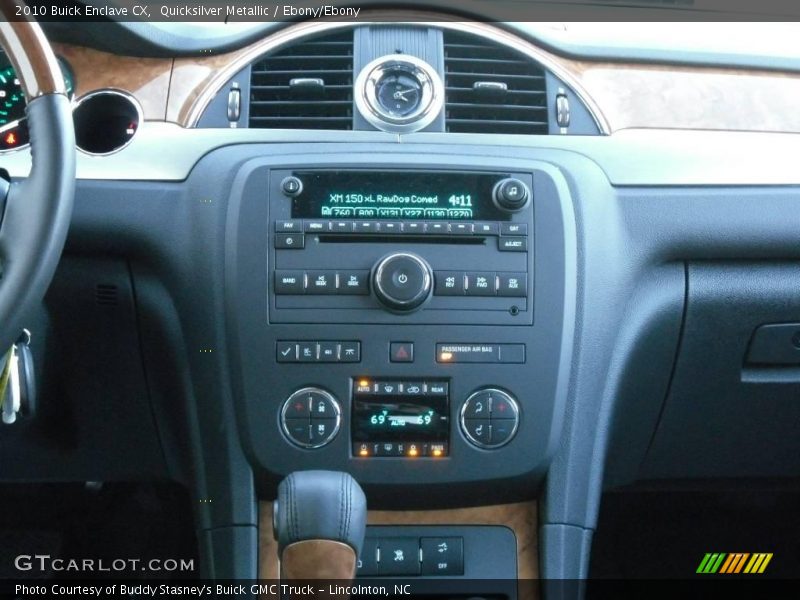 Quicksilver Metallic / Ebony/Ebony 2010 Buick Enclave CX