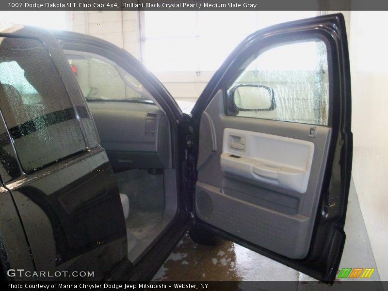 Brilliant Black Crystal Pearl / Medium Slate Gray 2007 Dodge Dakota SLT Club Cab 4x4