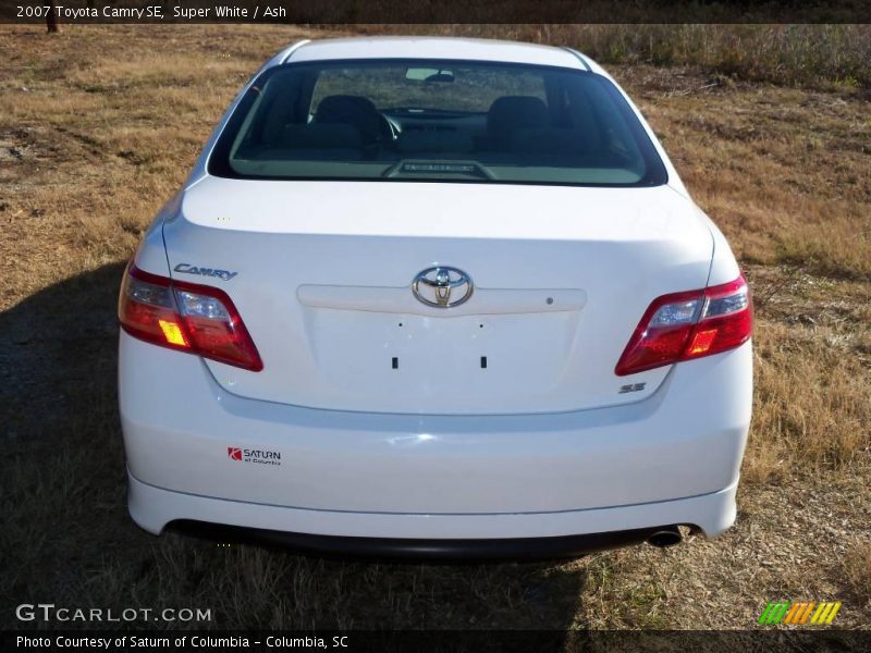 Super White / Ash 2007 Toyota Camry SE