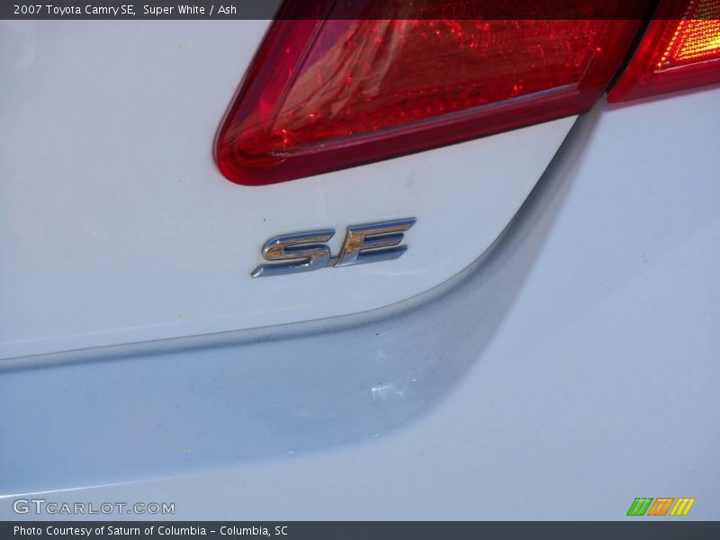 Super White / Ash 2007 Toyota Camry SE