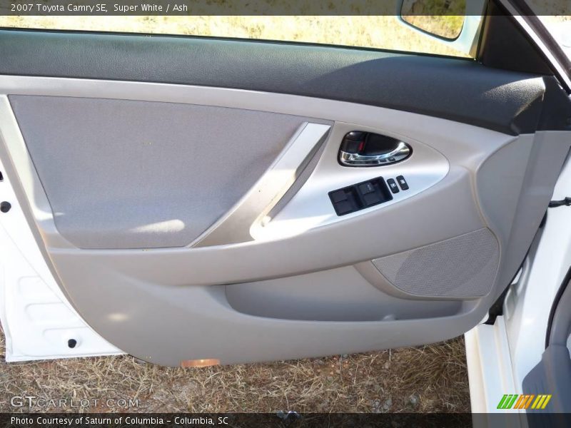Super White / Ash 2007 Toyota Camry SE