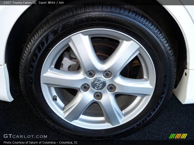 Super White / Ash 2007 Toyota Camry SE