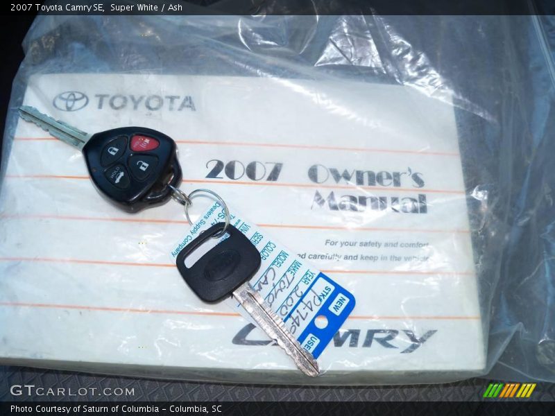 Super White / Ash 2007 Toyota Camry SE