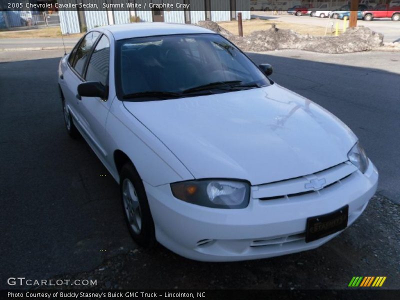 Summit White / Graphite Gray 2005 Chevrolet Cavalier Sedan