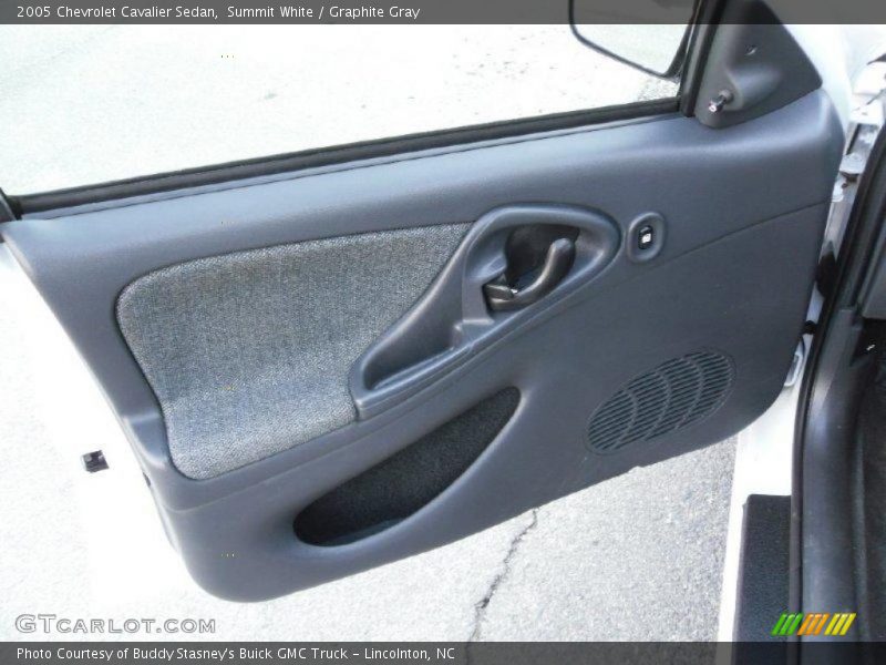 Summit White / Graphite Gray 2005 Chevrolet Cavalier Sedan