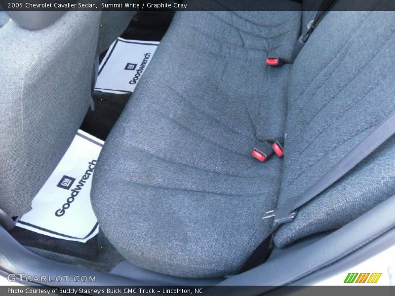 Summit White / Graphite Gray 2005 Chevrolet Cavalier Sedan
