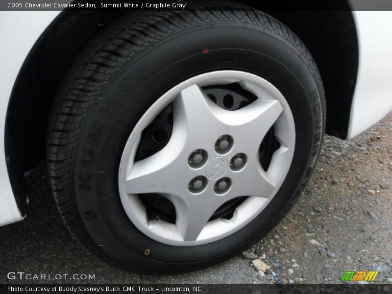 Summit White / Graphite Gray 2005 Chevrolet Cavalier Sedan