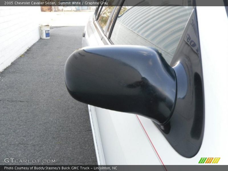 Summit White / Graphite Gray 2005 Chevrolet Cavalier Sedan