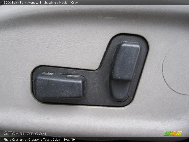 Bright White / Medium Gray 2000 Buick Park Avenue