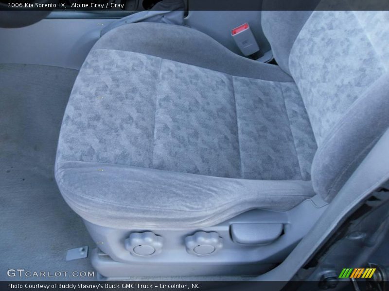Alpine Gray / Gray 2006 Kia Sorento LX