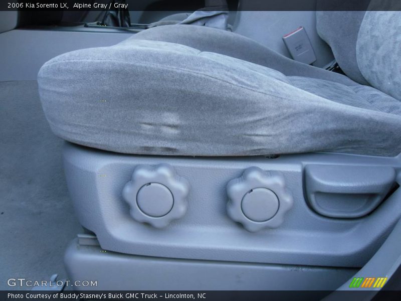 Alpine Gray / Gray 2006 Kia Sorento LX