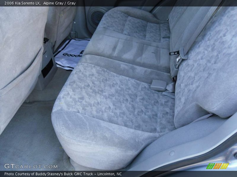 Alpine Gray / Gray 2006 Kia Sorento LX