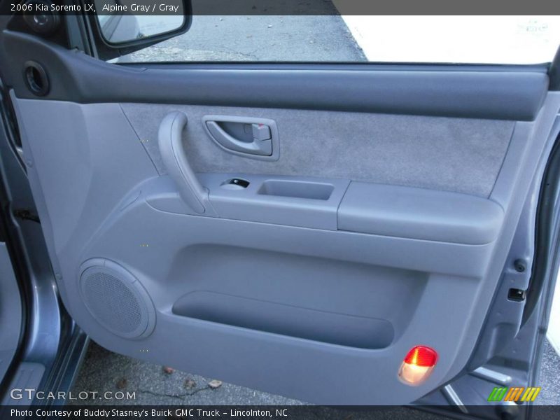 Alpine Gray / Gray 2006 Kia Sorento LX